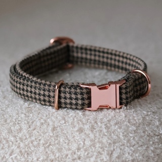 Obroża dla psa regulowana z klamrą – zamszowa pepitka beżowa | dla małych i dużych psów (1,5 / 2 / 3,8 cm)