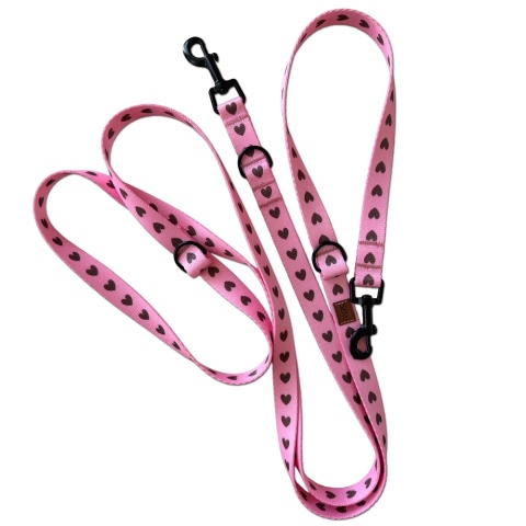 Smycz przepinana dla psa w serduszka, różowa, personalizowana – Psiamore